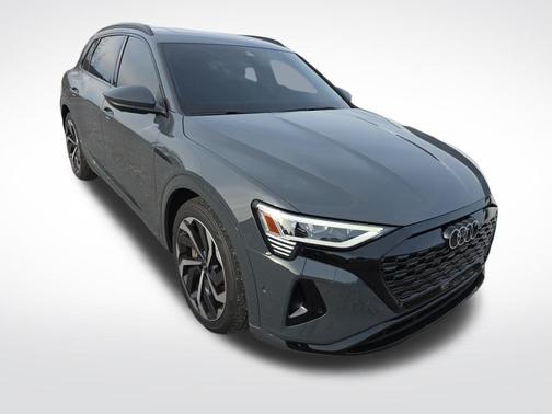 2024 Audi Q8 e-tron Premium Plus