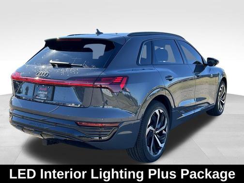 2024 Audi Q8 e-tron Premium Plus