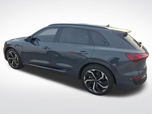 2024 Audi Q8 e-tron Premium Plus