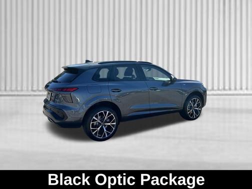 Daytona Gray Pearl Effect 2026 Audi Q3 TFSI quattro S tronic
