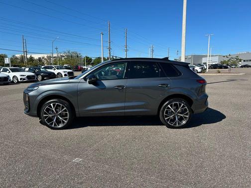 Daytona Gray Pearl Effect 2026 Audi Q3 TFSI quattro S tronic