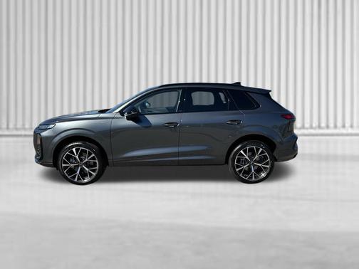 Daytona Gray Pearl Effect 2026 Audi Q3 TFSI quattro S tronic