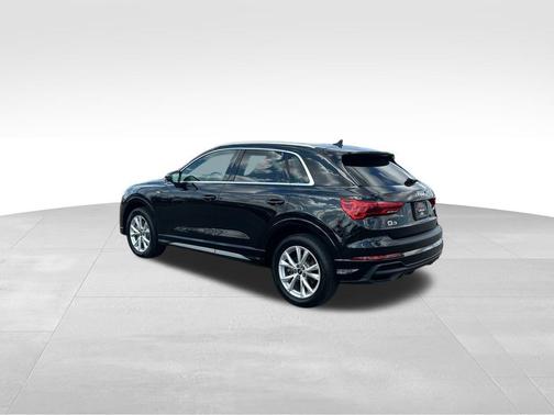 2023 Audi Q3 Premium 45 TFSI S line quattro Tiptronic