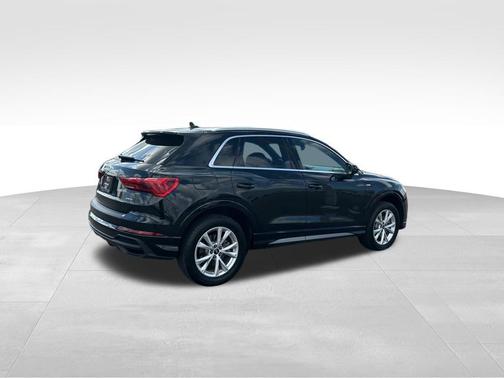 2023 Audi Q3 Premium 45 TFSI S line quattro Tiptronic
