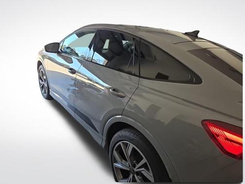 2024 Audi Q4 e-tron Sportback Premium Plus 55 quattro