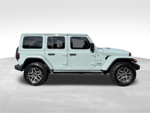 2024 Jeep Wrangler 4-Door Sahara 4x4