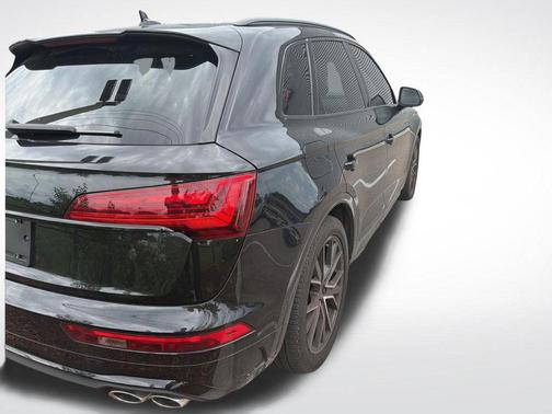 Mythos Black Metallic 2024 Audi SQ5 3.0T Premium Plus