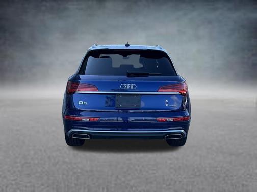 Navarra Blue Metallic 2023 Audi Q5 45 S line Premium