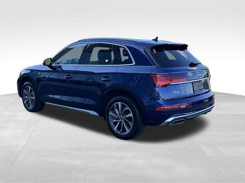 Navarra Blue Metallic 2023 Audi Q5 45 S line Premium