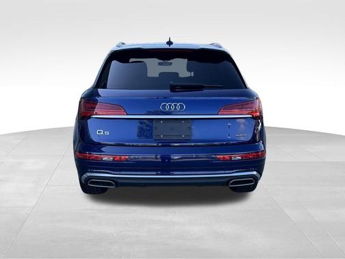 Navarra Blue Metallic 2023 Audi Q5 45 S line Premium