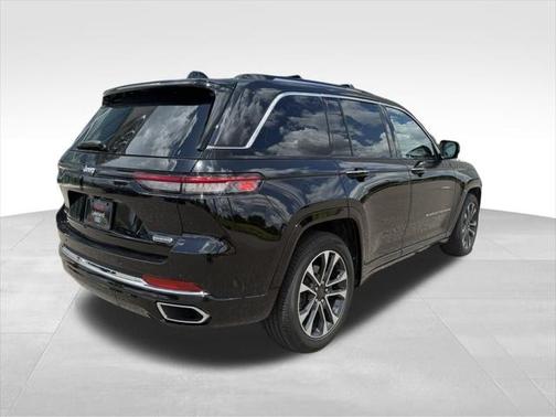 2022 Jeep Grand Cherokee Overland