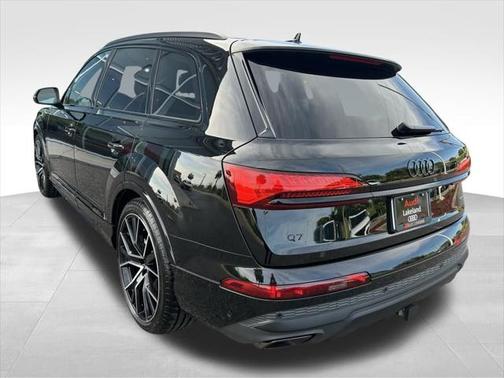 2025 Audi Q7 55 Premium Plus