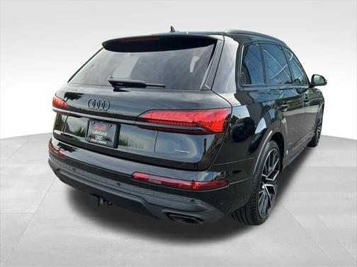 2025 Audi Q7 55 Premium Plus