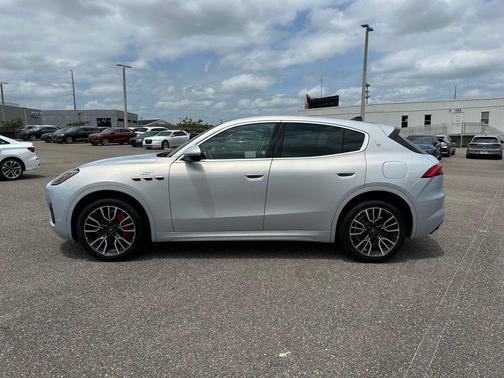 Bianco 2023 Maserati Grecale GT