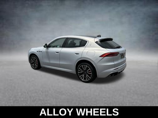 Bianco 2023 Maserati Grecale GT