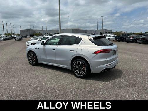 Bianco 2023 Maserati Grecale GT