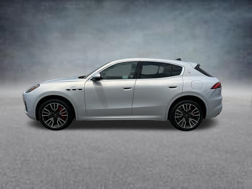 Bianco 2023 Maserati Grecale GT
