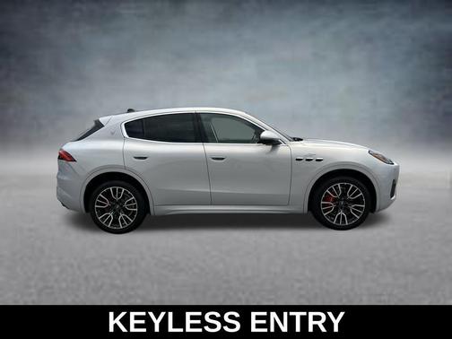 Bianco 2023 Maserati Grecale GT