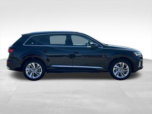 2024 Audi Q7 55 Premium Plus