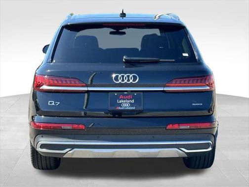 2024 Audi Q7 55 Premium Plus
