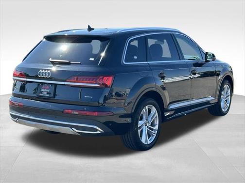 2024 Audi Q7 55 Premium Plus