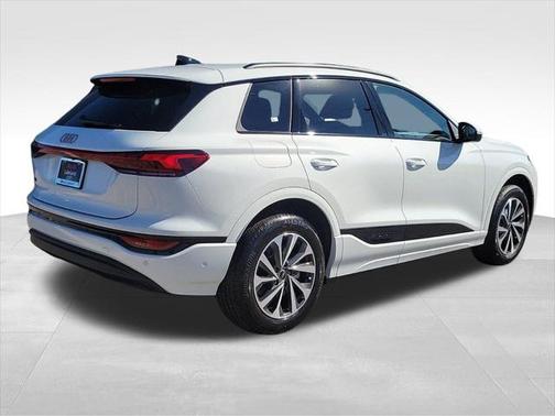 2025 Audi Q6 e-tron Premium quattro