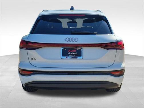 2025 Audi Q6 e-tron Premium quattro