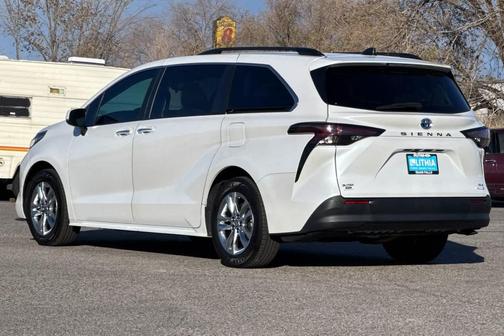 2023 Toyota Sienna XLE