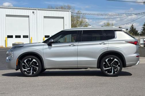 2022 Mitsubishi Outlander SEL Special Edition S-AWC