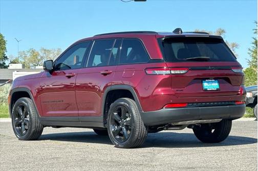 2022 Jeep Grand Cherokee Altitude