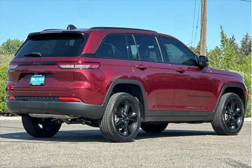 2022 Jeep Grand Cherokee Altitude