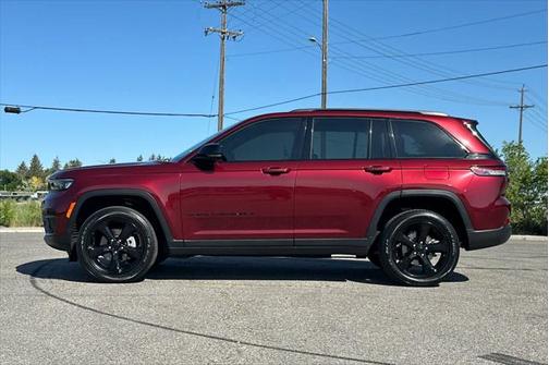 2022 Jeep Grand Cherokee Altitude