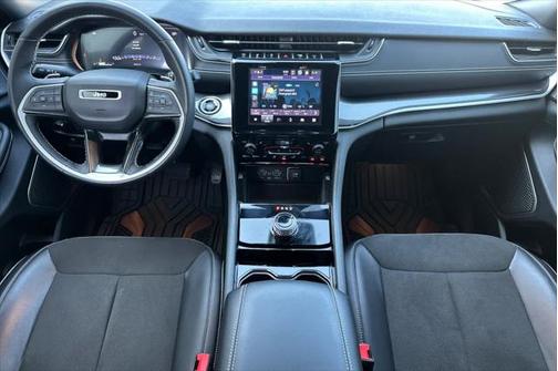 2022 Jeep Grand Cherokee Altitude