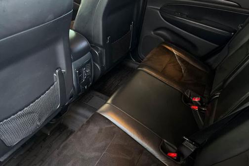 Granite Crystal Metallic Clearcoat 2018 Jeep Grand Cherokee Altitude