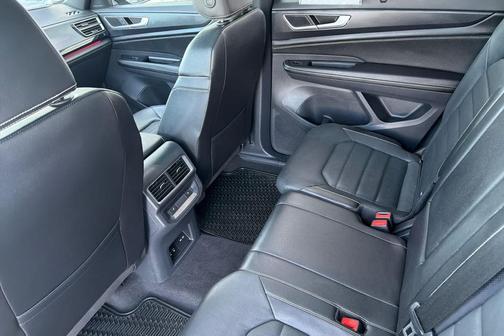 2024 Volkswagen Atlas Cross Sport 2.0T SEL