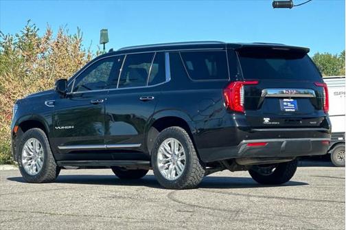 2023 GMC Yukon SLT