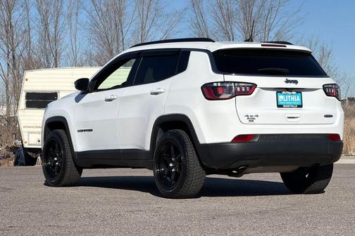 2023 Jeep Compass Latitude Lux