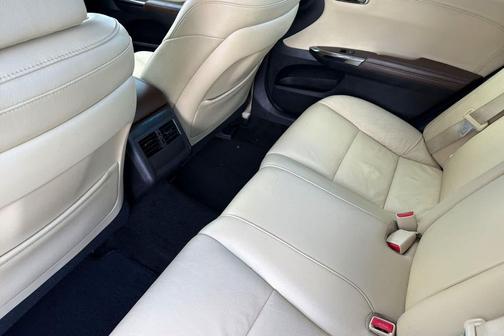 2016 Toyota Avalon XLE