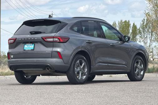 Carbonized Gray Metallic 2024 Ford Escape ST-Line