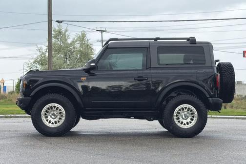 Shadow Black 2024 Ford Bronco Badlands