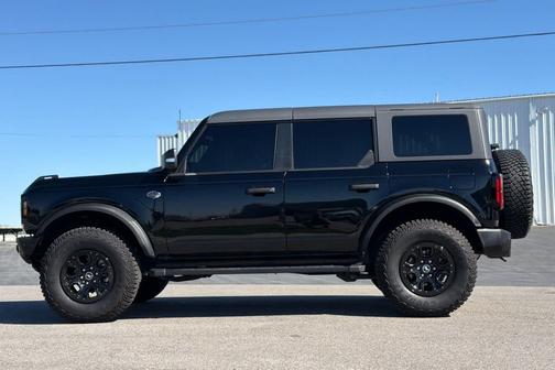 Shadow Black 2024 Ford Bronco Wildtrak