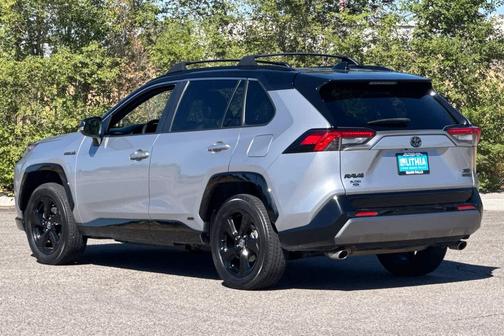 2021 Toyota RAV4 Hybrid SE