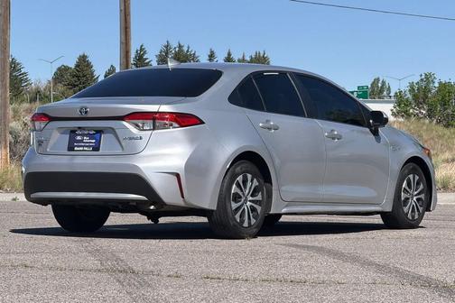 Classic Silver Metallic 2021 Toyota Corolla Hybrid LE