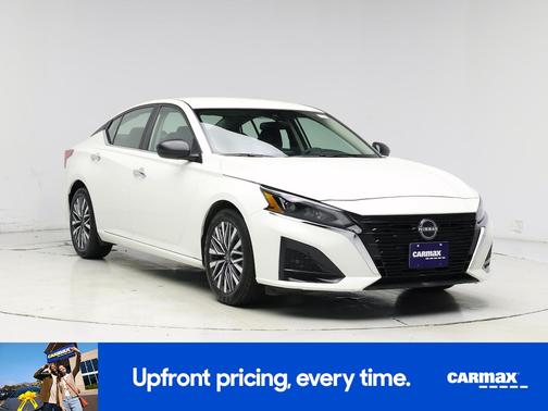White 2025 Nissan Altima SR