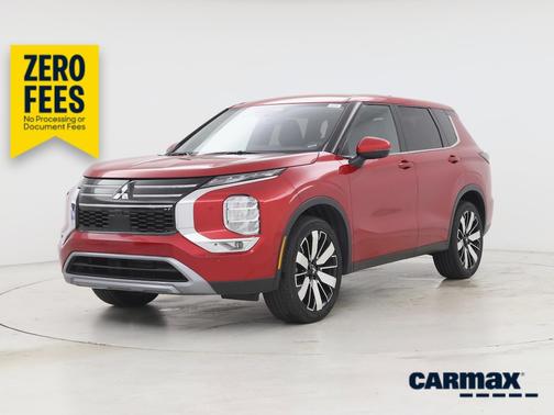Red 2025 Mitsubishi Outlander SE