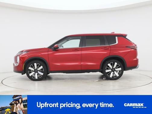 Red 2025 Mitsubishi Outlander SE