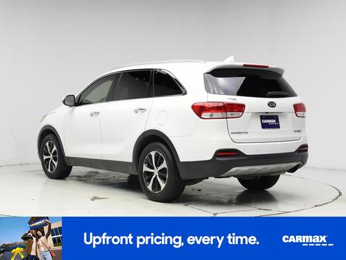 White 2016 Kia Sorento EX