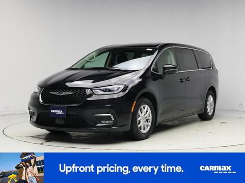 Black 2023 Chrysler Pacifica Touring L
