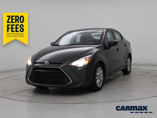 Gray 2018 Toyota Yaris iA
