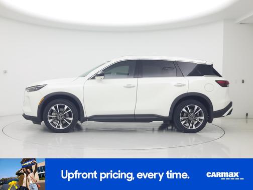 White 2023 INFINITI QX60 Luxe